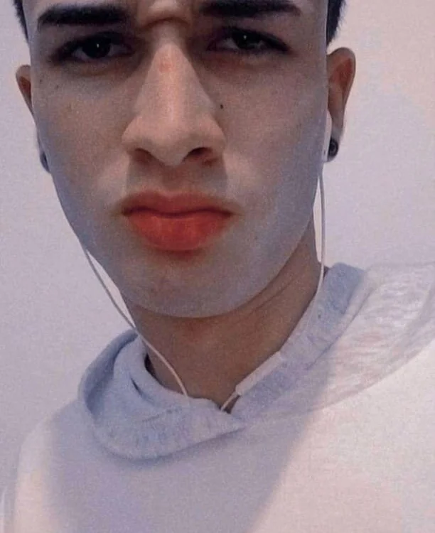 seductive_black_and_white's Offline XXX Chat