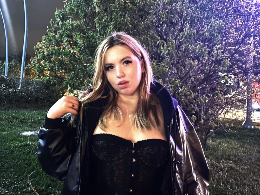 AnessaXroseX's Offline XXX Chat