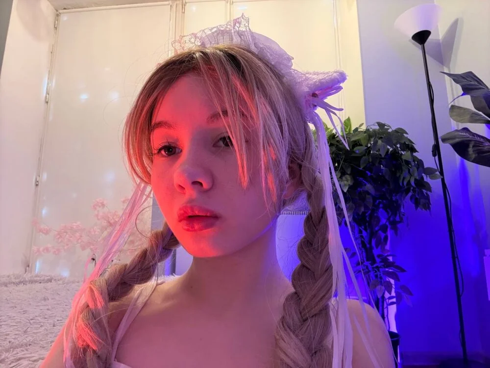 ColettaCaradonna's Offline XXX Chat