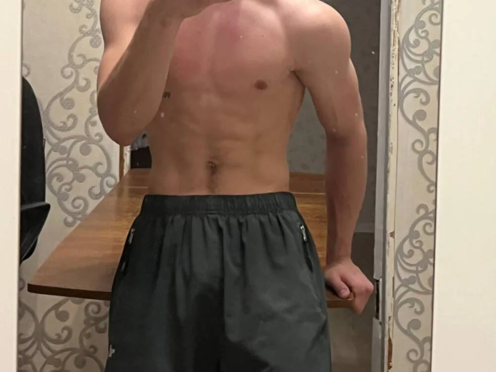 sexyshmexyan Offline XXX chat