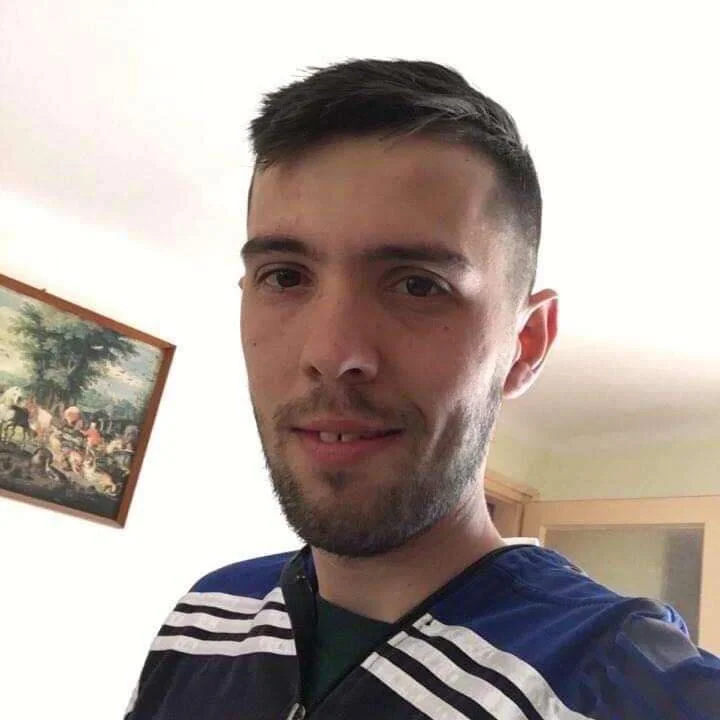 csontos2220's Offline Chat Room