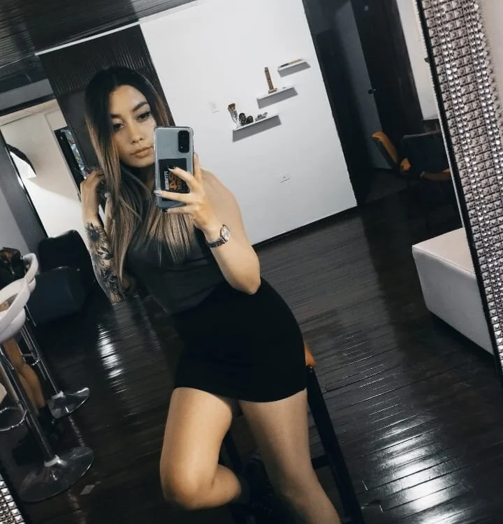 miss_isabella_m অফলাইন XXX চ্যাট