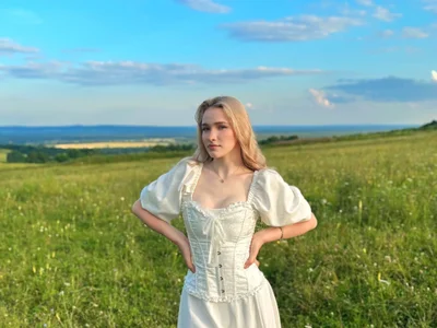 SharylPanah Female Athleticblondes Online Webcam Sex