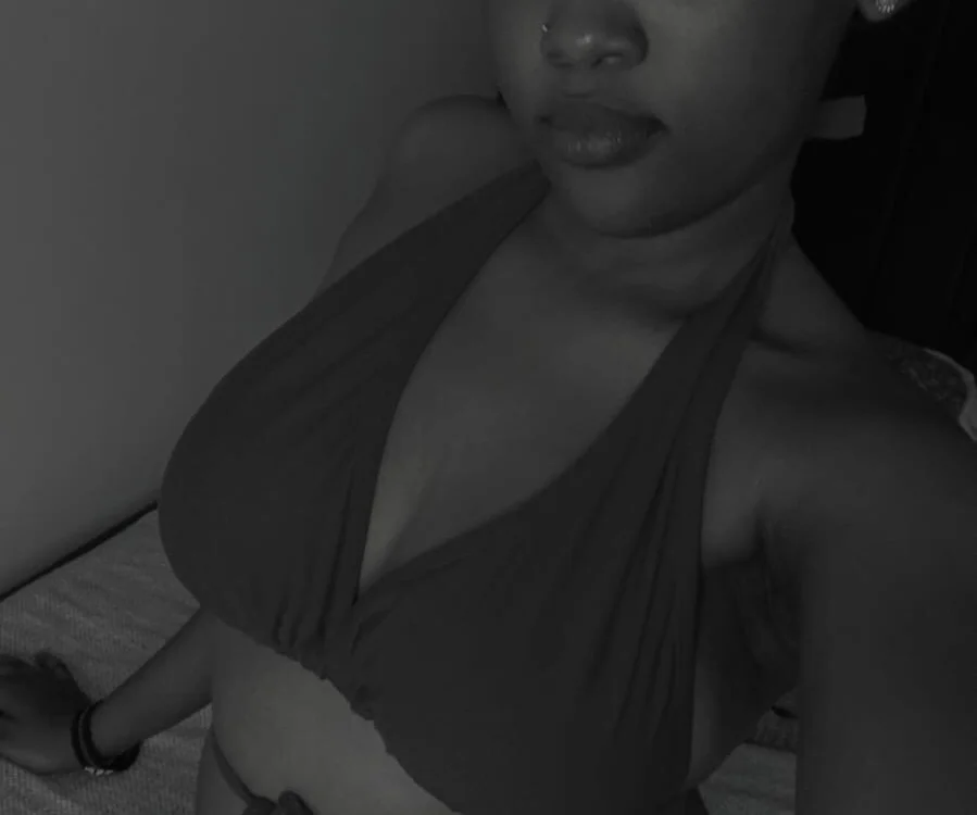 Nifa_chelseaa's Offline XXX Chat