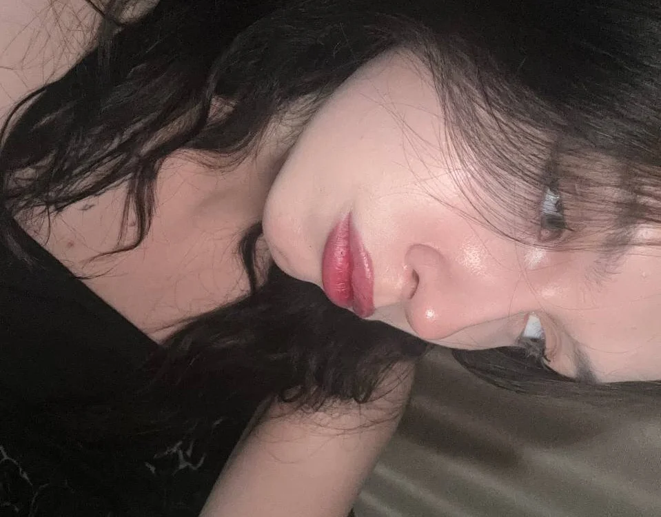 LornaFarthing offline chatrum