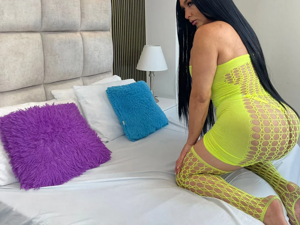 Taylor_Royal_ cam model