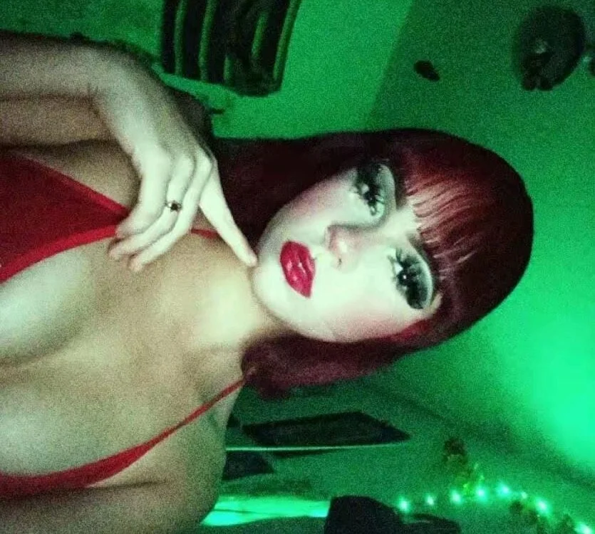 megann_red_ Offline XXX Chat