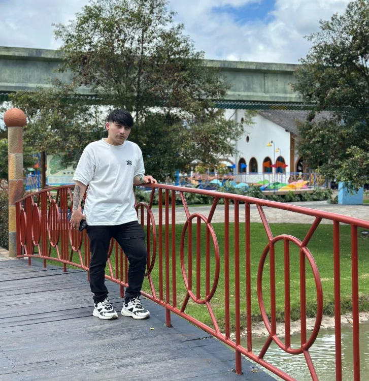 ethan__01のオフラインXXXチャット