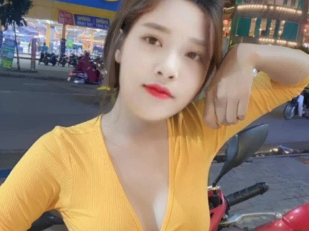 Queensweet98's Offline XXX Chat