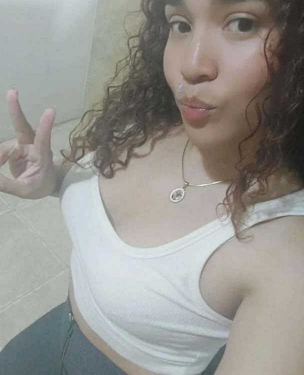 Stefany_385's Offline XXX Chat