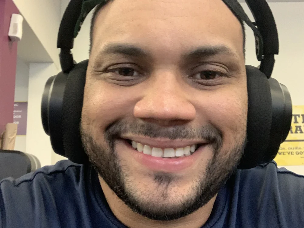 Adriianiito's Offline Chat Room
