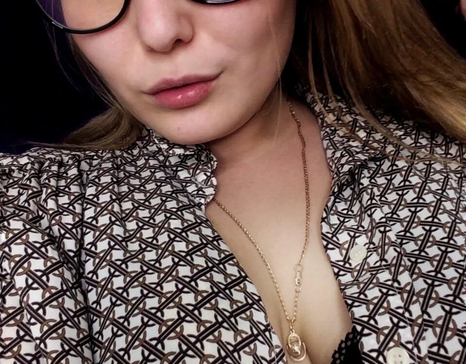 NikkaMorre's Offline Chat Room