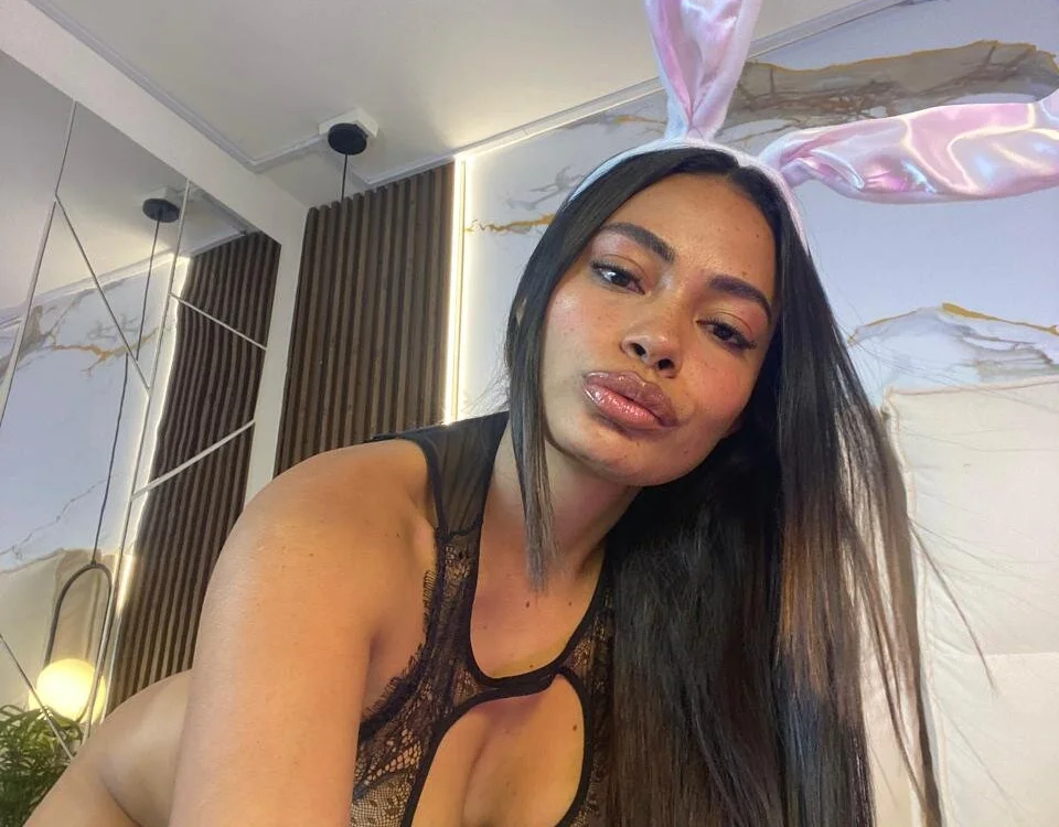 ElenaJamess' Offline XXX Chat