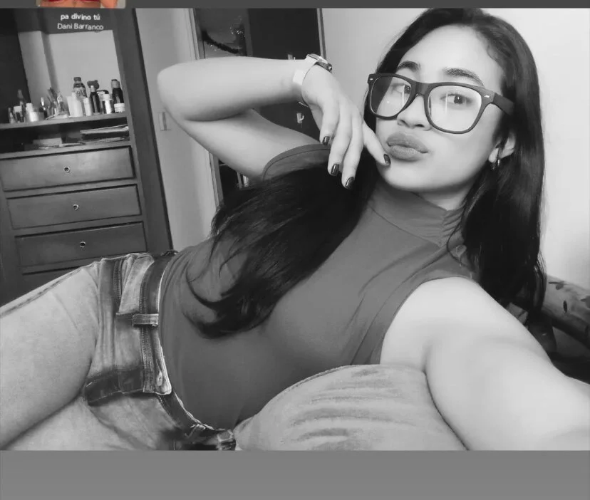 victoria_pink17 离线XXX聊天