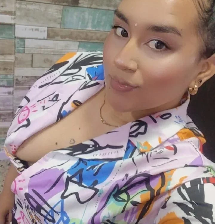 SierraGrey1_'s Offline XXX Chat