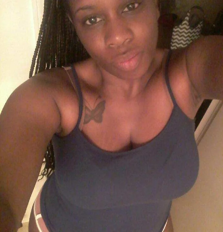 Rissy_nyc's Offline XXX Chat