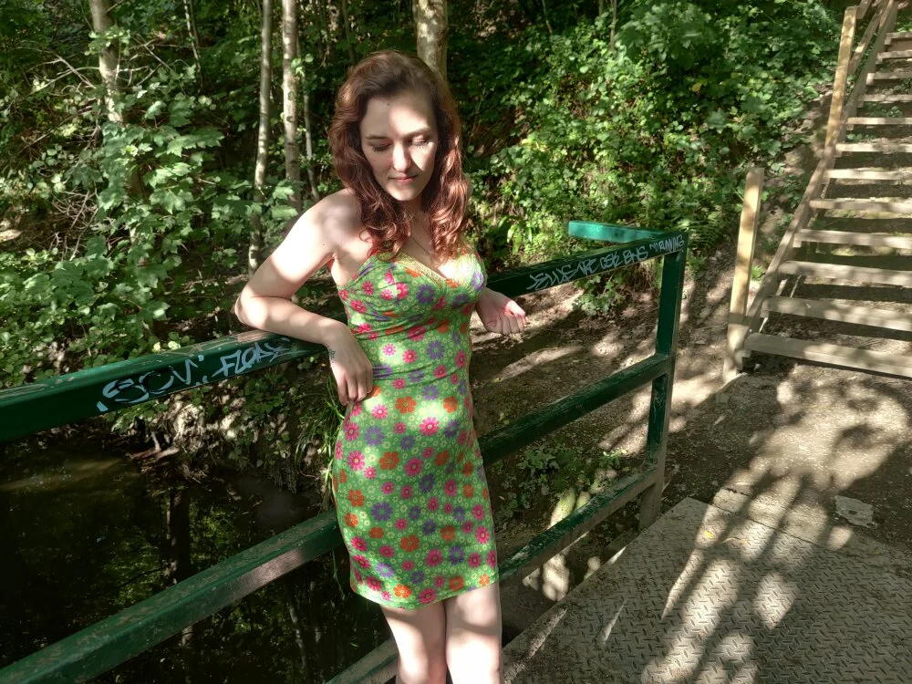 EllieeRose 離線 XXX 聊天