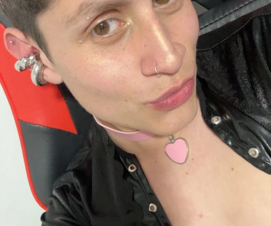 Noha_07's Offline Chat Room