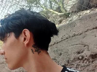 omarjr009's webcam live show