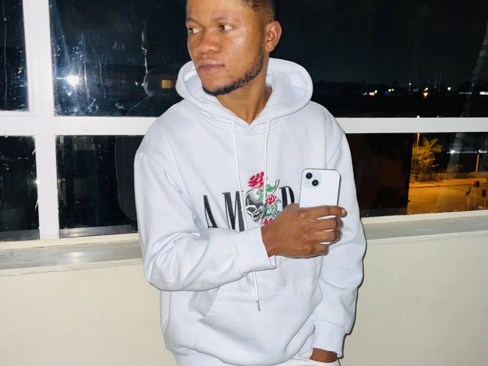 fuckboydud 離線 XXX 聊天