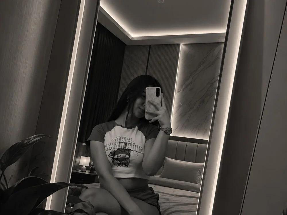 indinityy Adlı Modelin Çevrimdışı XXX Sohbeti