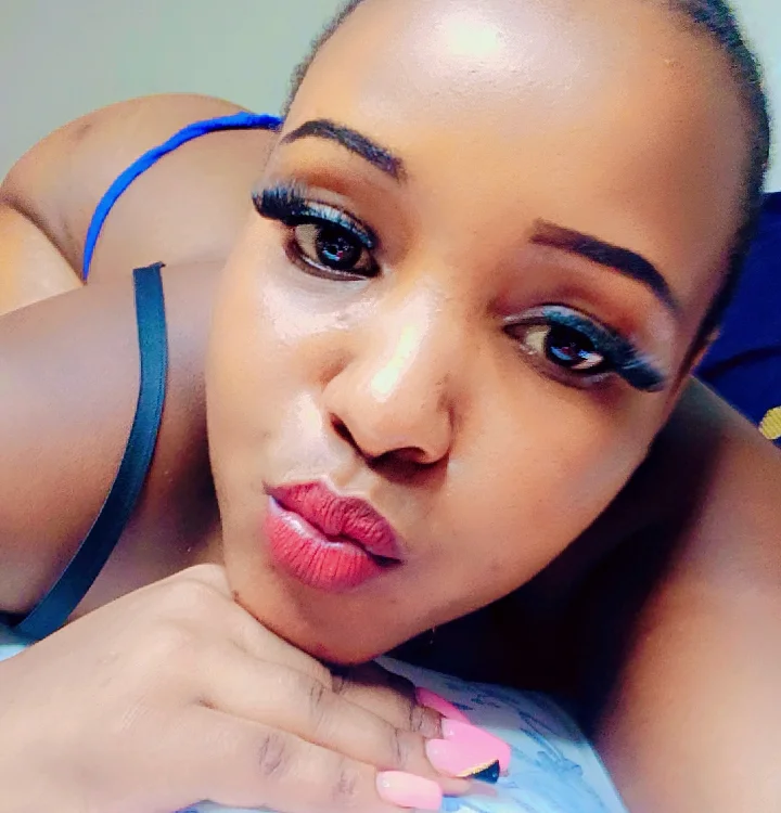 Queen_pretty2 অফলাইন XXX চ্যাট