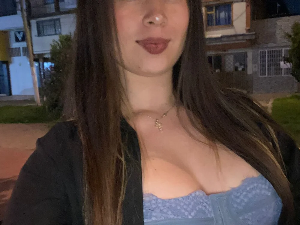 mia_cai's Offline Chat Room