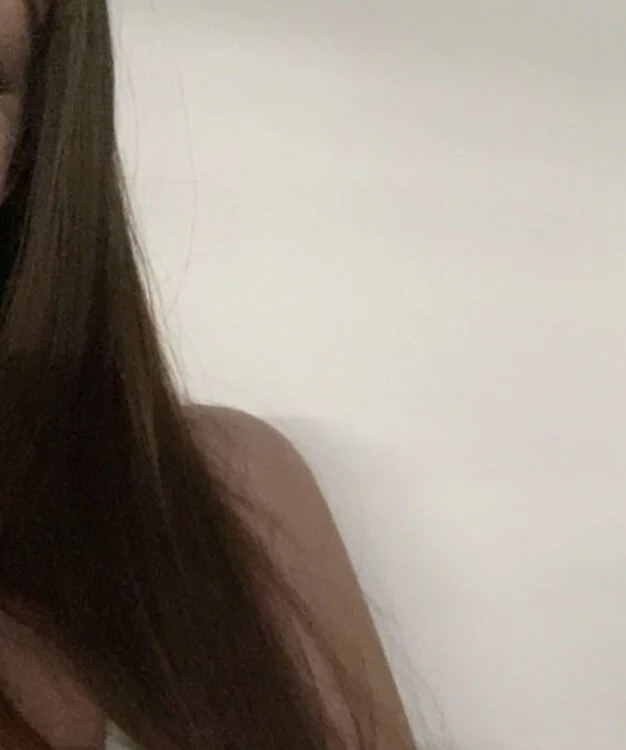 lena-smile683 cam model