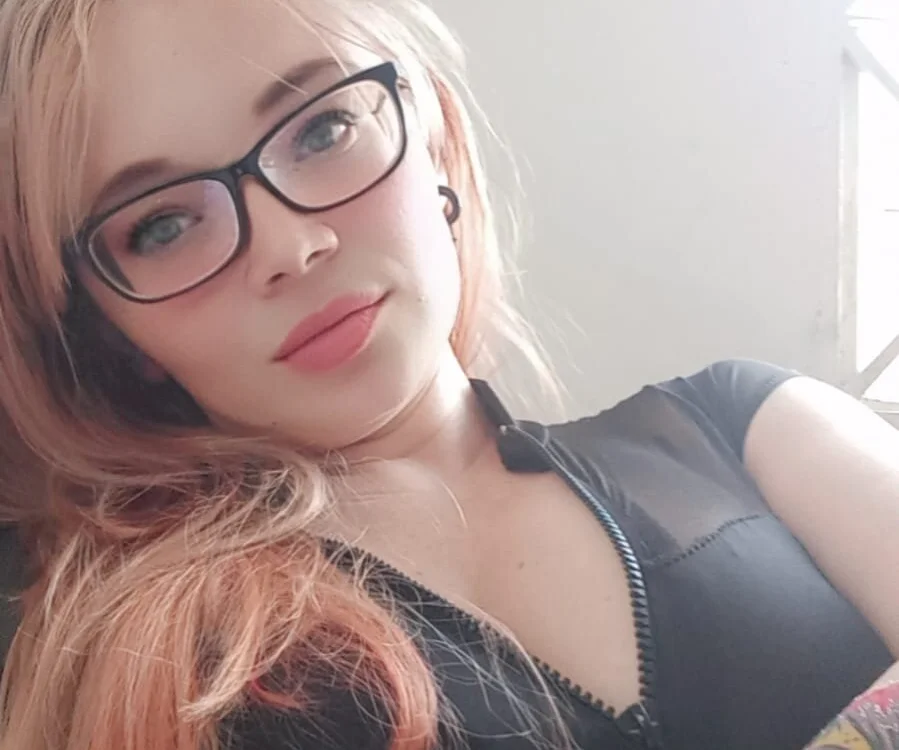 ZaraLytton offline chatrum