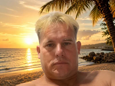 Ronibisci Male Cockrating Free Cam Chat