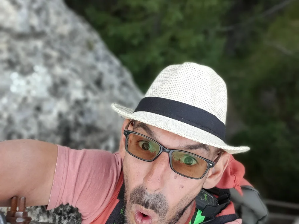 Caliente73: συνομιλία ΧΧΧ εκτός σύνδεσης