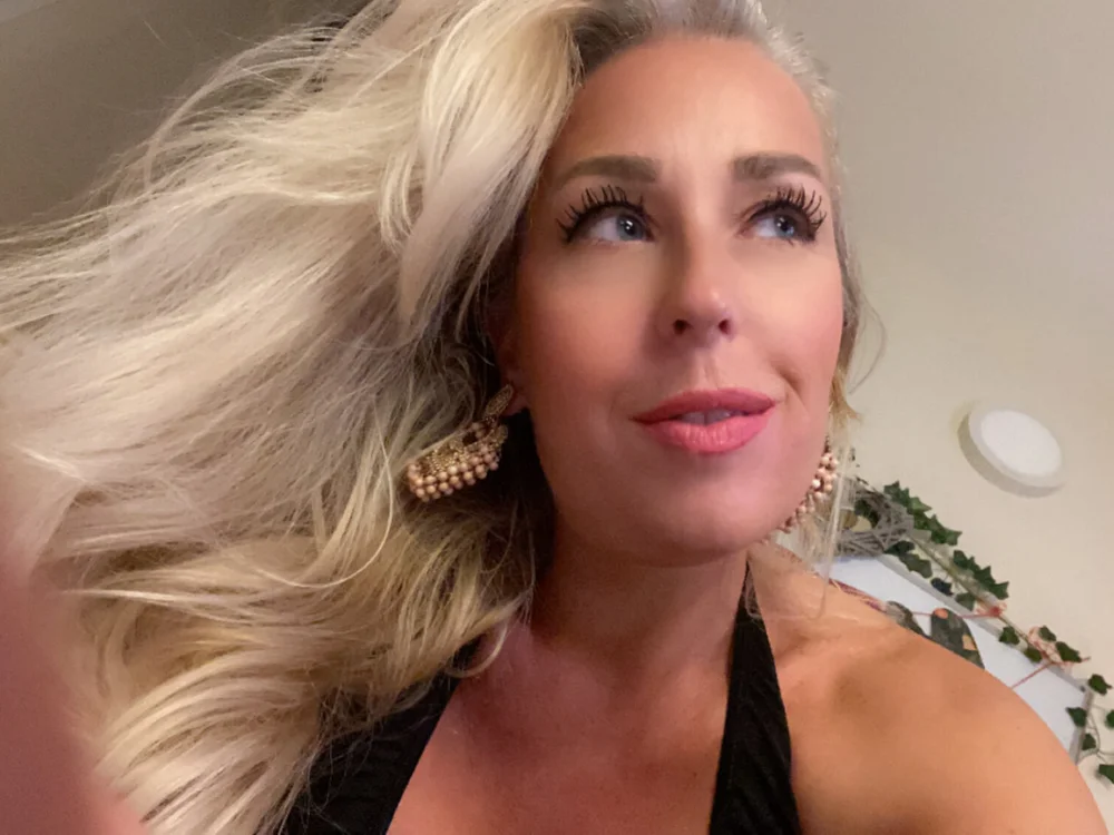 Lisa_Ryder offline chatrum