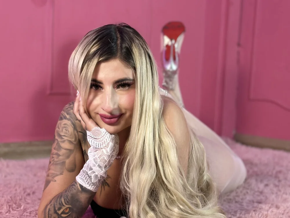 SaraFoxxx__ Offline XXX-chat