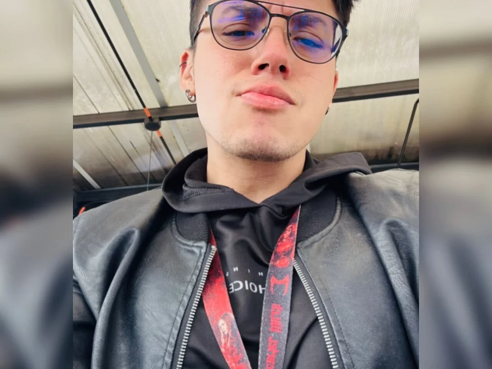 Ethan_Marquez01 offline chatrum