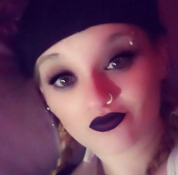 DaddysGirl31 offline chatrum