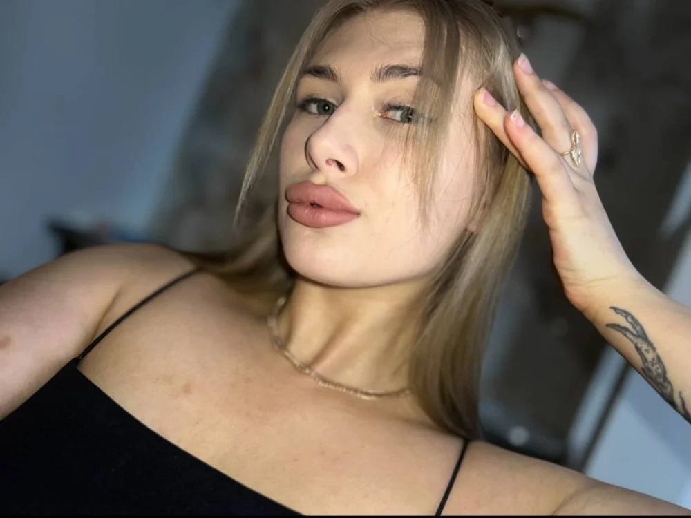 mia_flora's Offline Chat Room