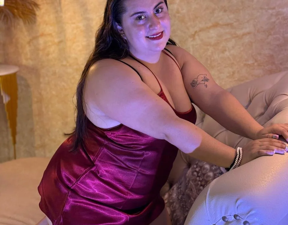 Ruby_BBW's Offline Chat Room