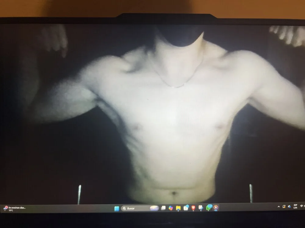 Isaachzwn Offline XXX chat