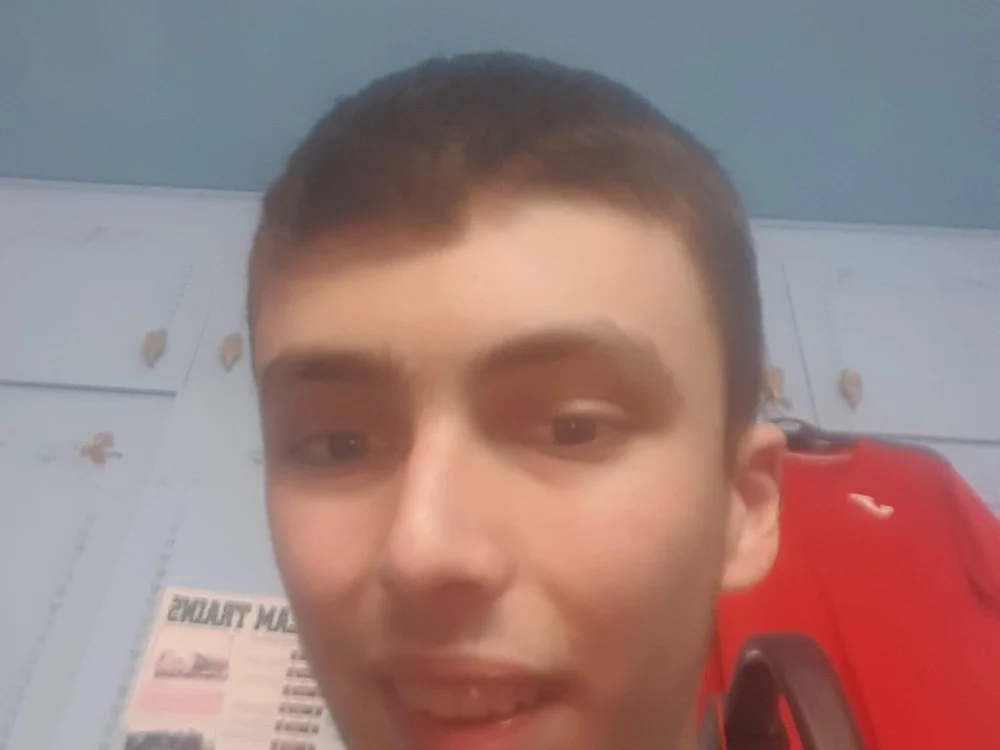 Alexles444's Offline Chat Room
