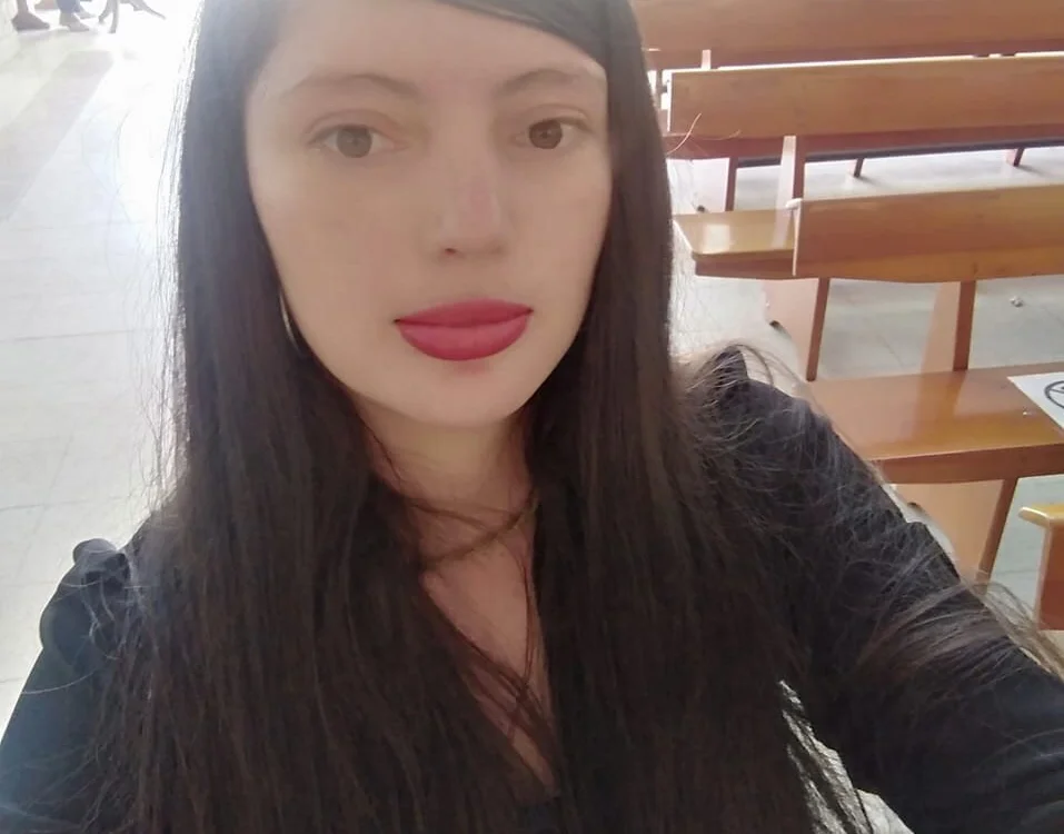 REINA311992's Offline Chat Room