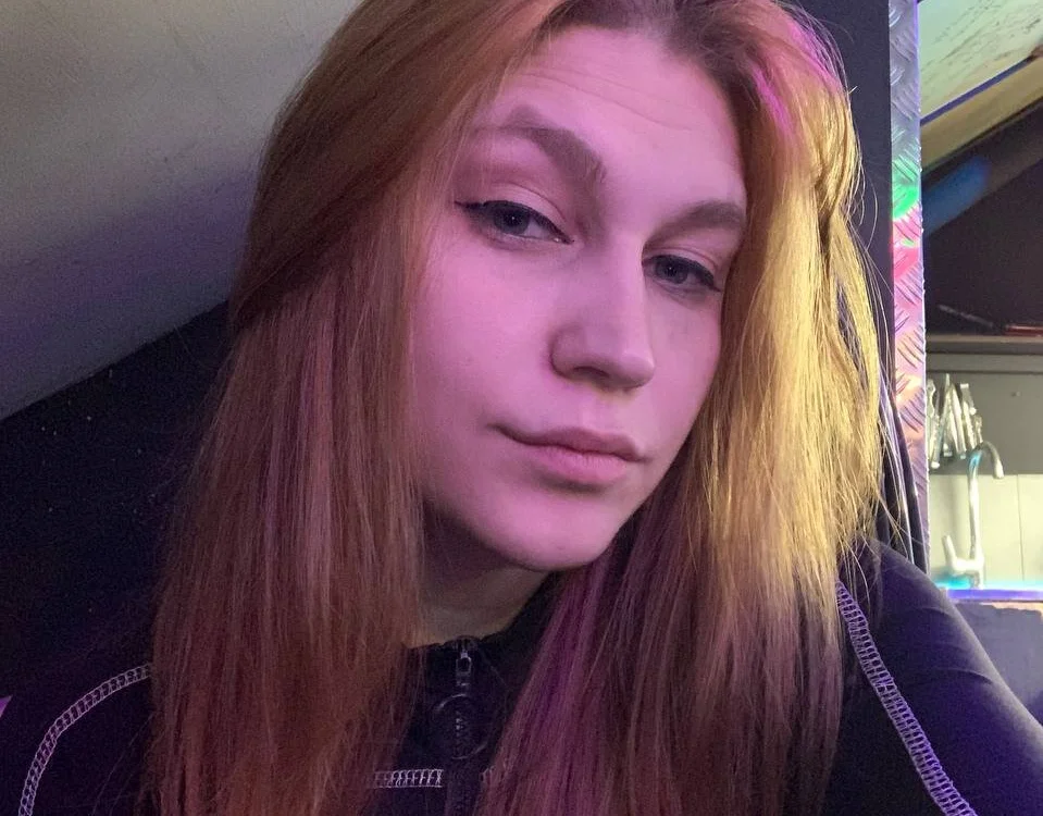 EdaClutter's Offline Chat Room