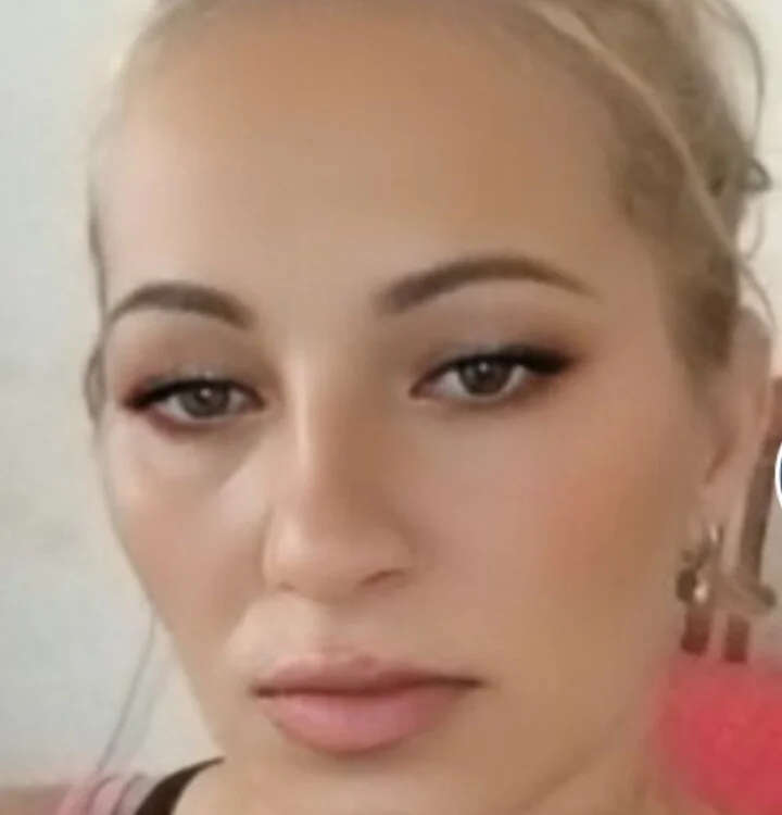 Ramona38's Offline Chat Room