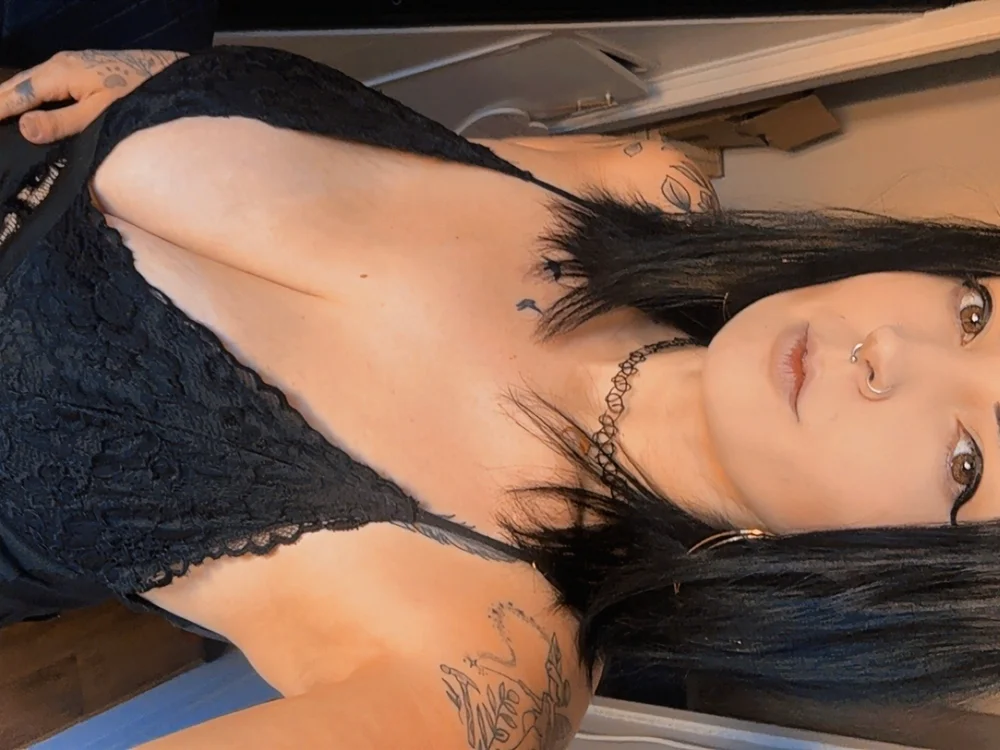GothGamerdee_'s cam snapshot