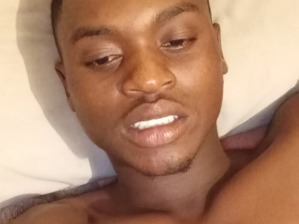 42SexieBwoy42 Adlı Modelin Çevrimdışı XXX Sohbeti