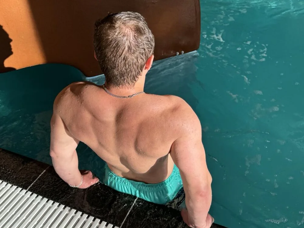 LaughingMonolith7's Offline XXX Chat