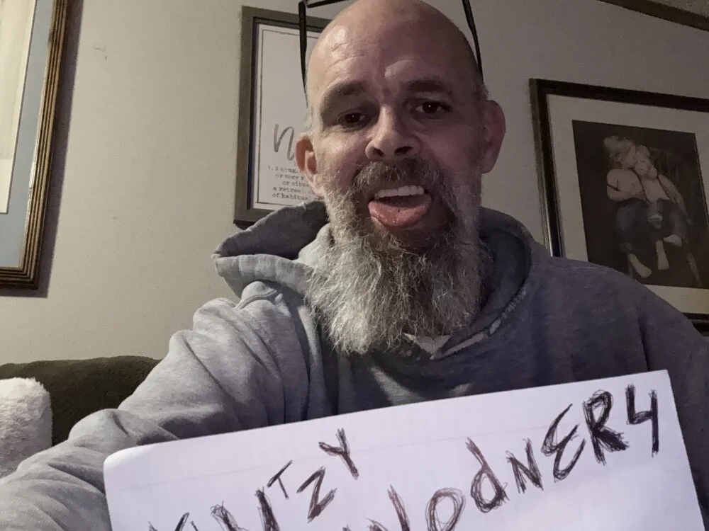 KlutzyWonder4's Offline XXX Chat