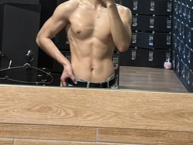 swimmboyy Offline XXX-chat