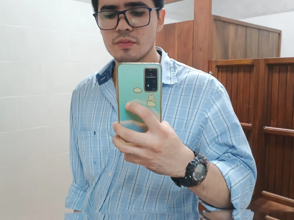 pitudo6997's Offline Chat Room