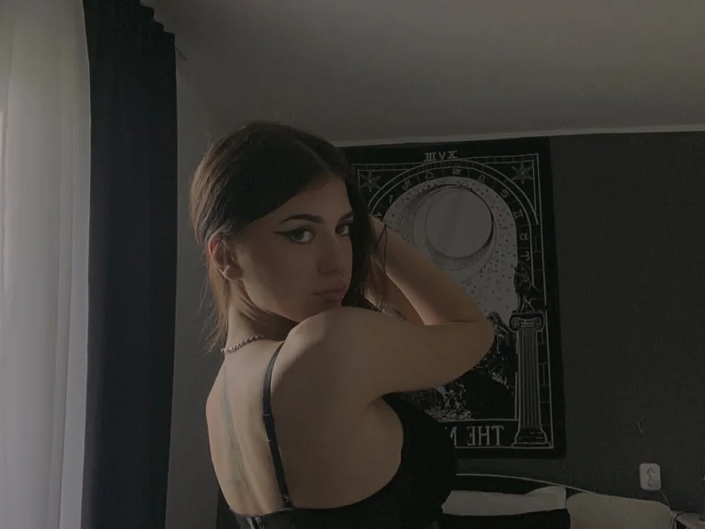 D4rk_B4be's Offline XXX Chat