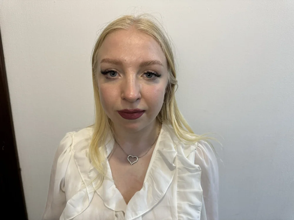 LeilaBellas' Offline Chat Room